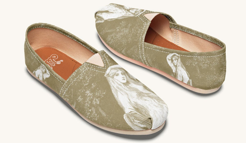 She Watched the Bones Sink Casual Shoes - Jaded Lament