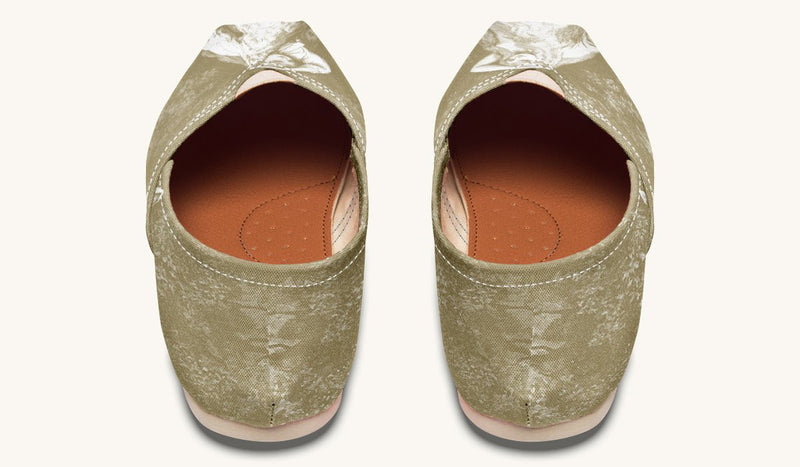 She Watched the Bones Sink Casual Shoes - Jaded Lament