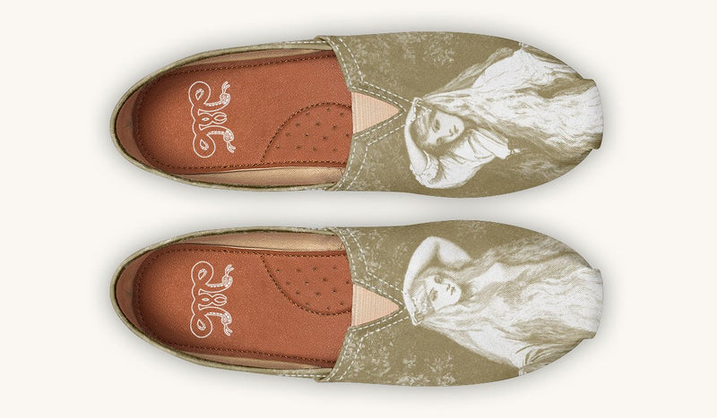 She Watched the Bones Sink Casual Shoes - Jaded Lament